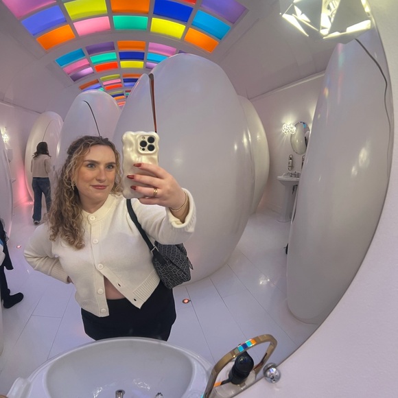 Meet your Posher, Bennie - Picture 3 of 4